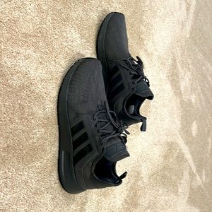 Adidas men’s tennis shoes